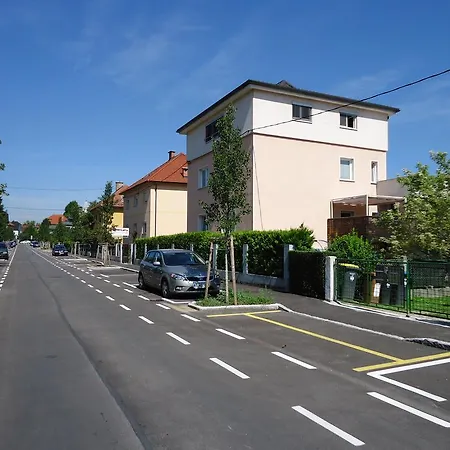 Cute Sunny Apartment Kod1 Ljubljana Buitenkant foto